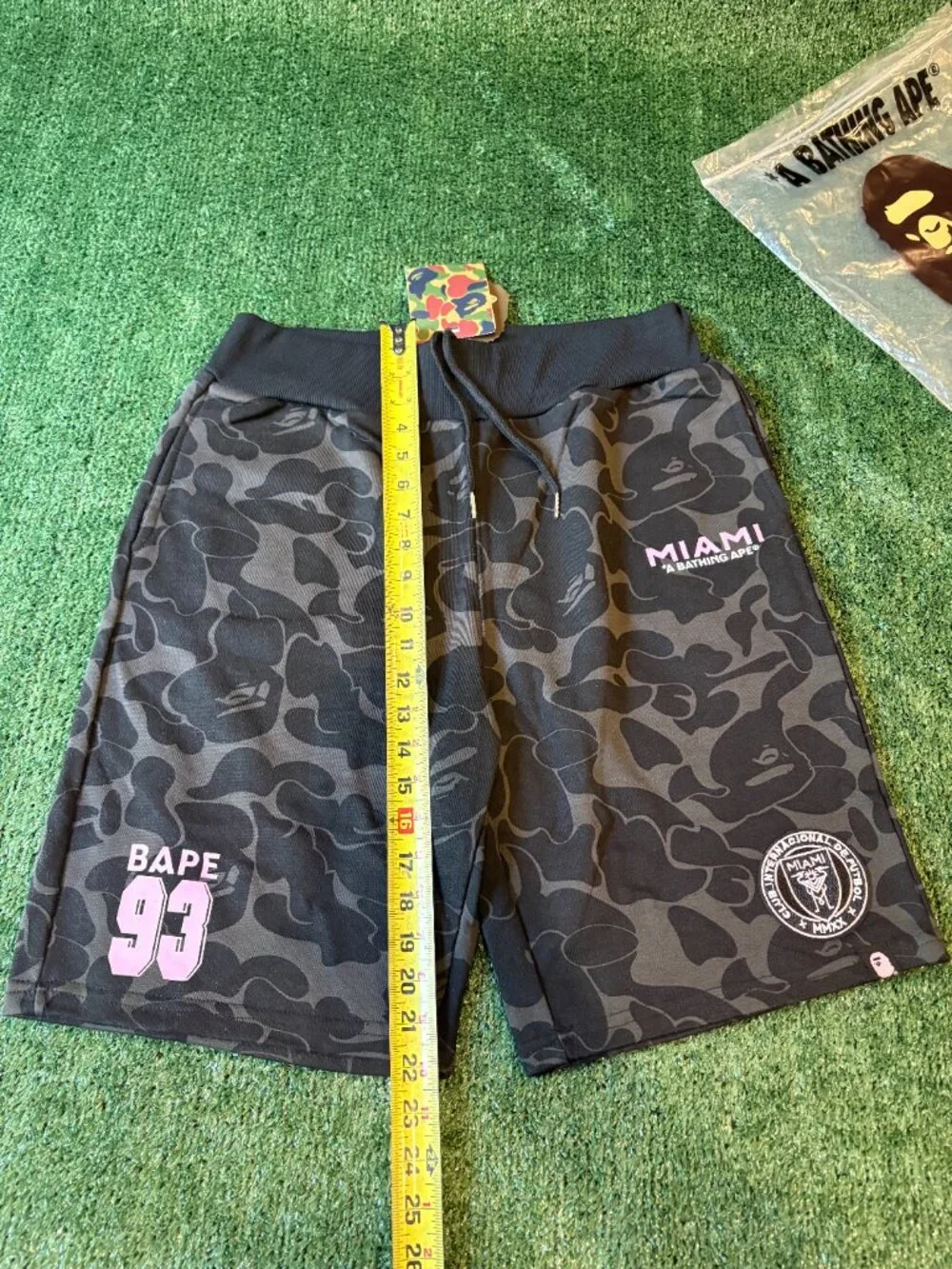 Black BAPE Miami camo shorts 🖤 - Picture 5 of 7